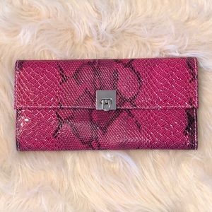 NWOT pink snake skin makeup brush holder